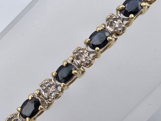 Gold bracelet with sapphire, 7.76 g, size 19.5 cm