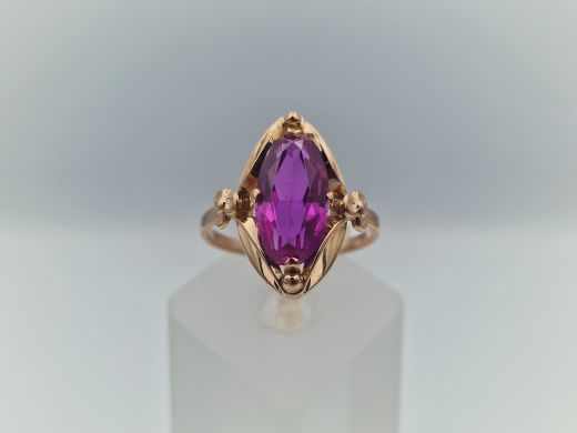 Zelta gredzens ar koraļļi, 4.88 g, izm. 20