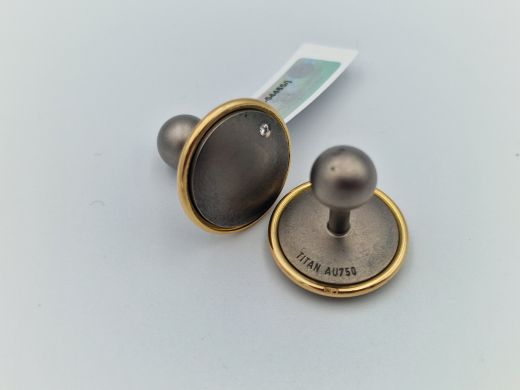 Gold cufflinks with diamonds, 13.07 g
