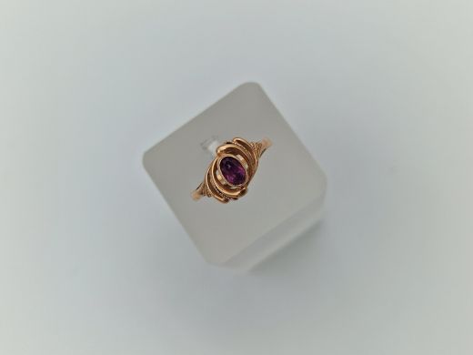 Золотое кольцо с кораллом, 2.72 г, разм. 17