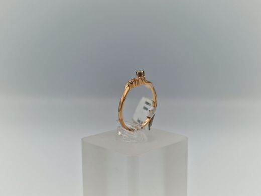 Золотое кольцо с бриллиантом, 1.86 г, разм. 17.5