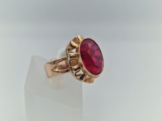 Zelta gredzens ar koraļļi, 6.68 g, izm. 17