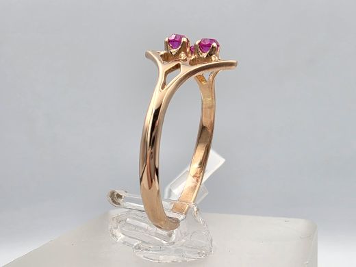 Золотое кольцо с корундом, 1.92 г, разм. 17