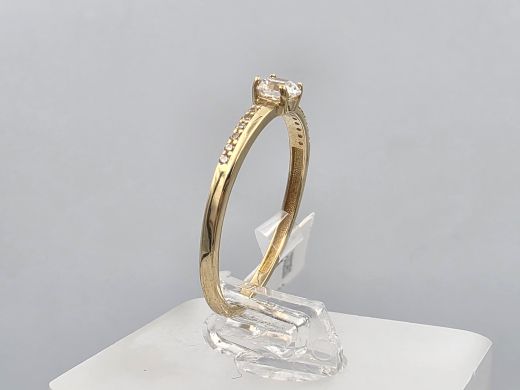 Gold ring with zircon, 1.05 g, size 17