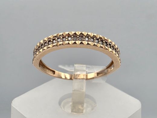 Gold ring with zircon
