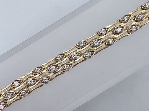 Gold bracelet with diamonds