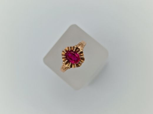 Zelta gredzens ar koraļļi, 3.79 g, izm. 18.5