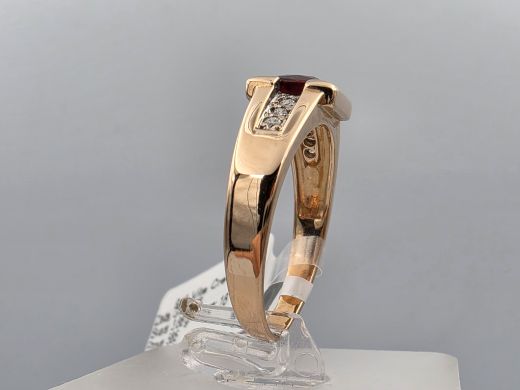 Gold ring with diamond, 3.86 g, size 18