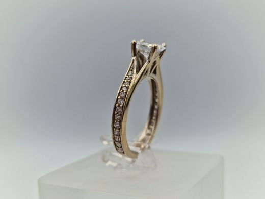 Zelta gredzens ar cirkoniju, 3.18 g, izm. 16