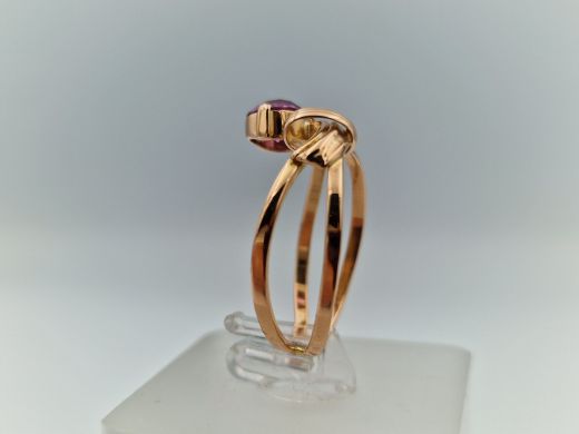 Золотое кольцо с кораллом, 2.59 г, разм. 17.5