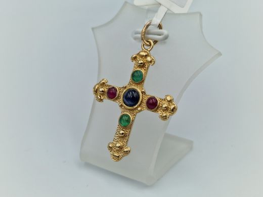 Zelta kulons ar safīriem un smaragdiem, 2.28 g