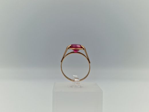 Золотое кольцо с кораллом, 3.23 г, разм. 18.5